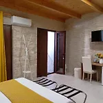 Gasthuis Domos La Corte Ghibellina 3*