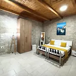 Domos La Corte Ghibellina 3*