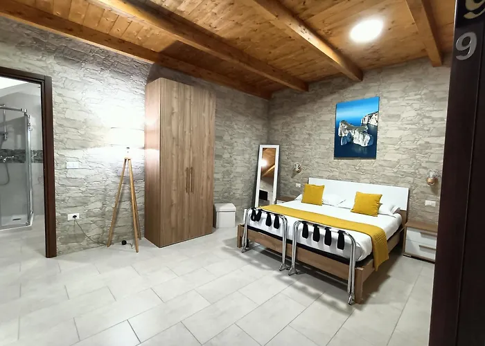 Domos La Corte Ghibellina 3*