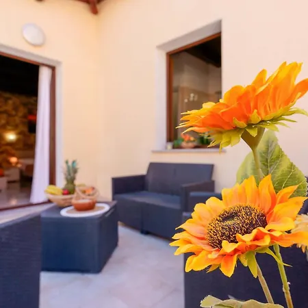 Guest house Domos La Corte Ghibellina
