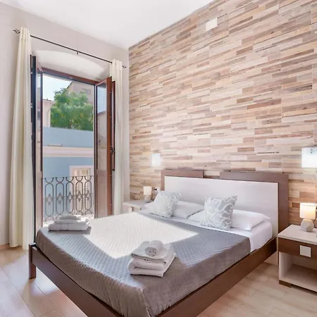 Guest house Domos La Corte Ghibellina 3*
