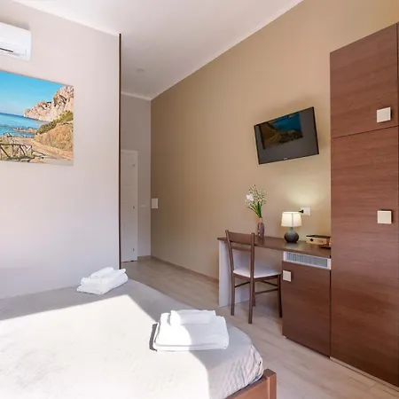 Guest house Domos La Corte Ghibellina *