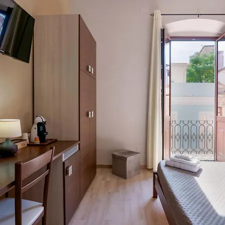 Guest house Domos La Corte Ghibellina 3*
