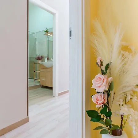 Guest house Domos La Corte Ghibellina 3*