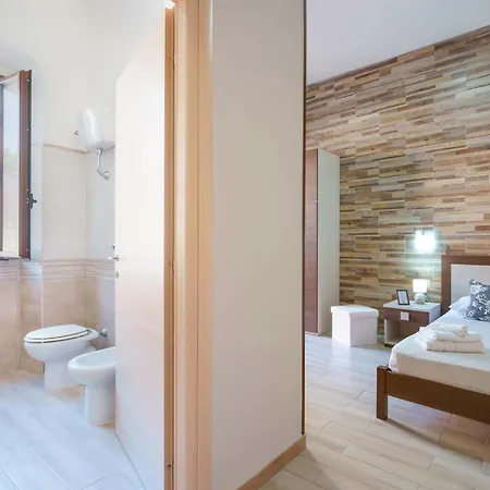 Domos La Corte Ghibellina Guest house *
