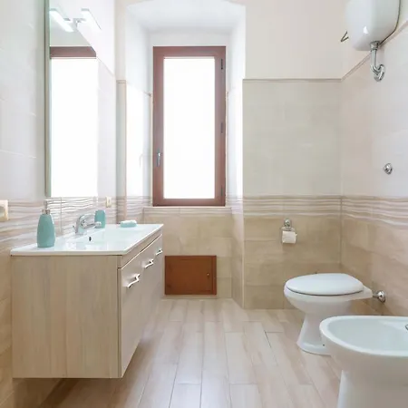 Domos La Corte Ghibellina Guest house