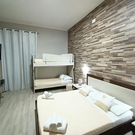 Domos La Corte Ghibellina 3* איגלסיאס