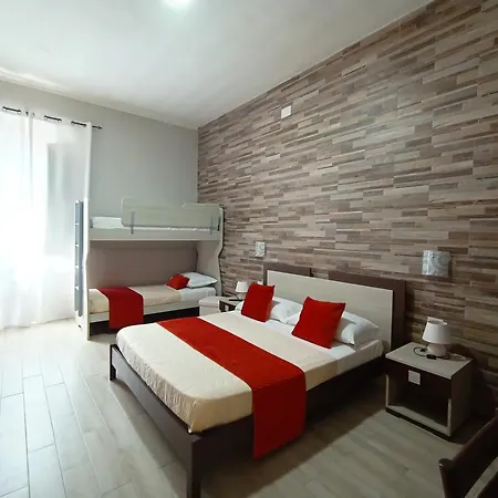 Domos La Corte Ghibellina Guest house